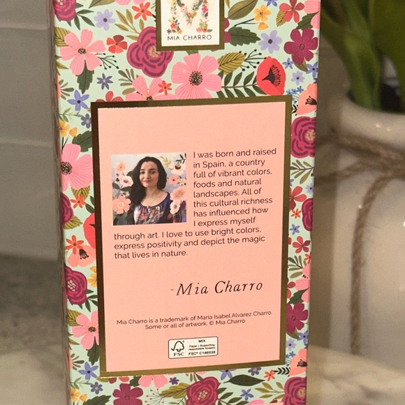 Mia Charro Set of 2 Anything Grows 5.3oz Soy Blend Candle-Yorkie Dog Flower - Picture 7 of 8